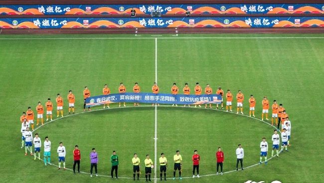 洪五脱口道：叶大师放心，您的吩咐，洪五莫敢不从。